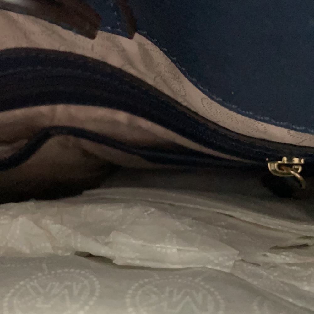 Purse - Picture 3 of 7